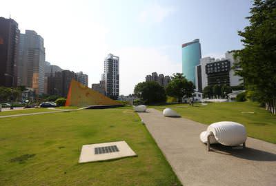 勤美術館